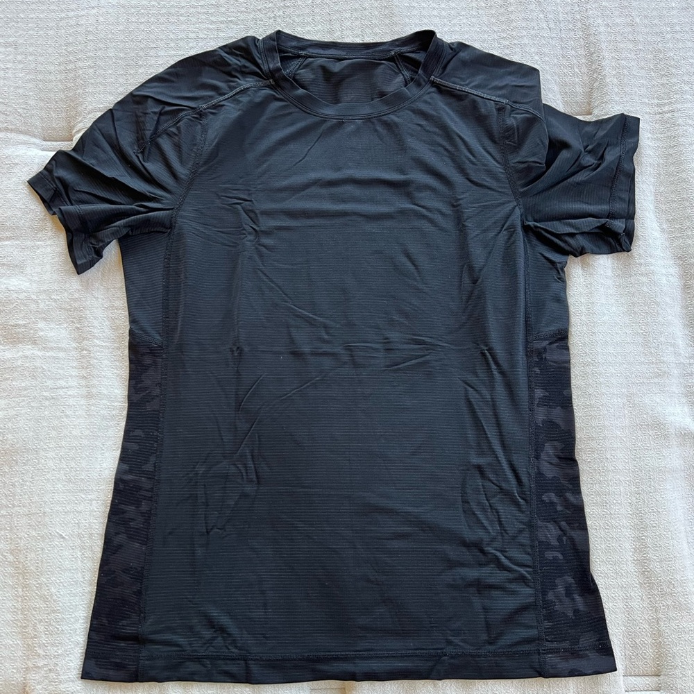 Lululemon metal vent tech short sleeve shirt